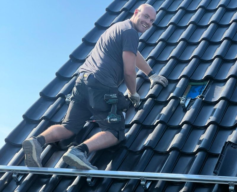 Van Hove Zonnepanelen - Laadpalen - Ventilatie